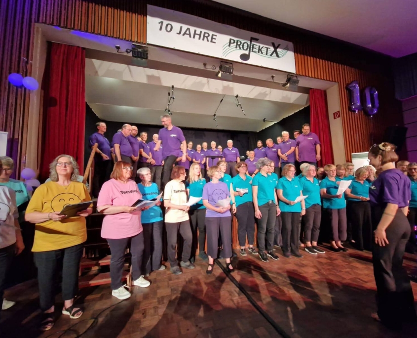 ProjektX-Jubi-2025-1 Jubiläum Projekt X 2025. 3 Chöre singen gemeinsam an Tagen wie diesen von den Toten Hosen.
